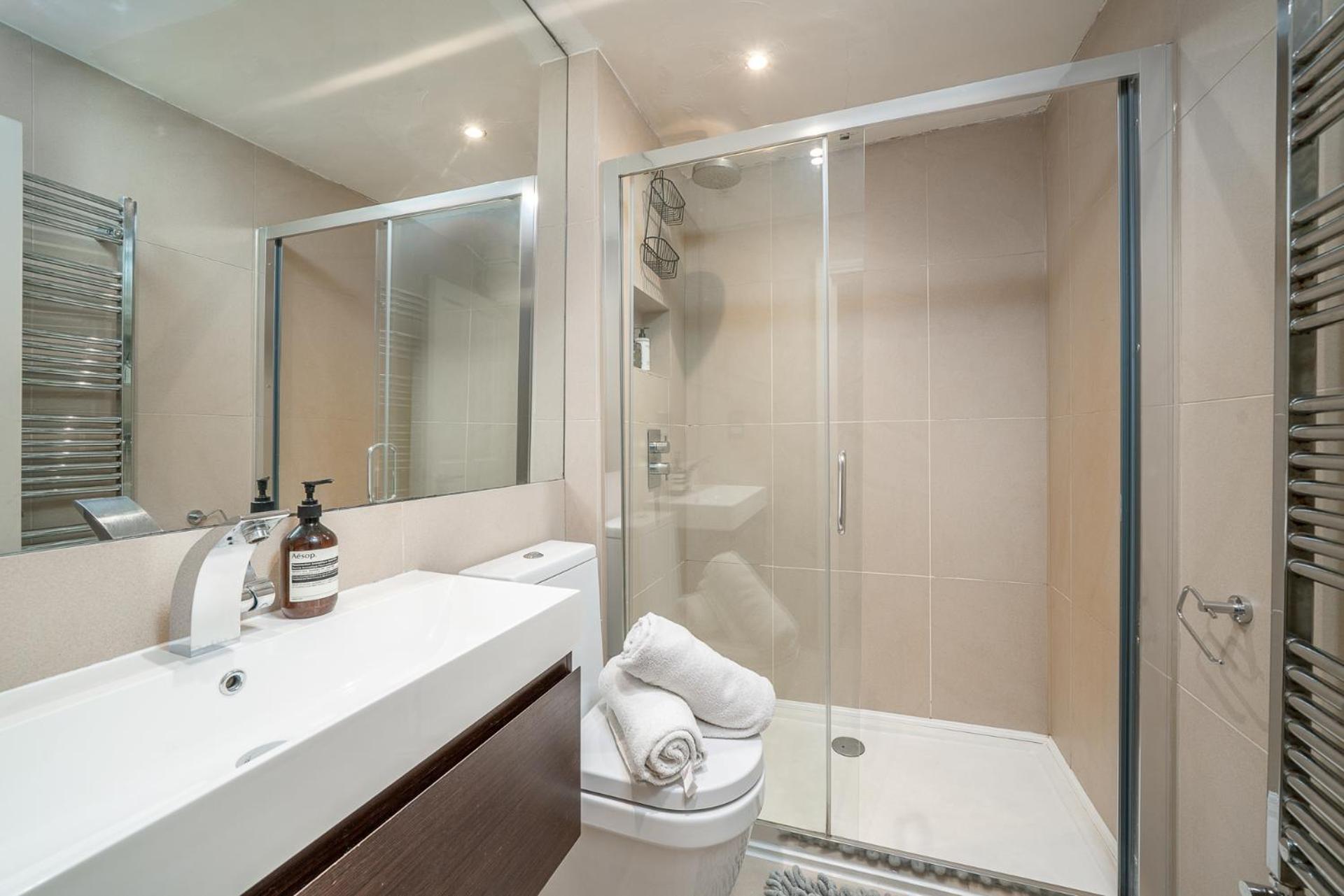 Niru Experience Hidden Gem In Chelsea 2Bd 2Ba Διαμέρισμα Λονδίνο Εξωτερικό φωτογραφία
